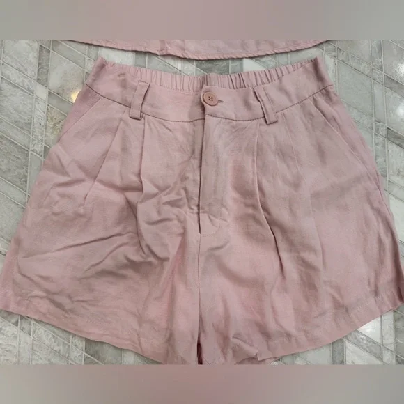 Pink Linen Crop Top and Shorts Set - Picture 2 of 4